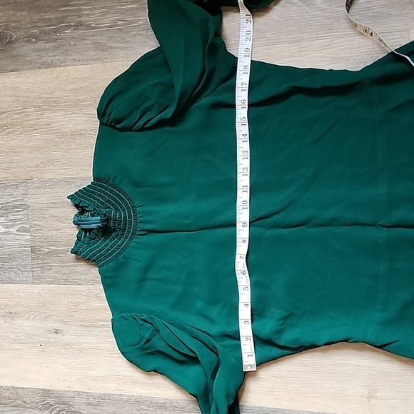 STUNNING REFORMATION DRESS - Picture 6 of 12